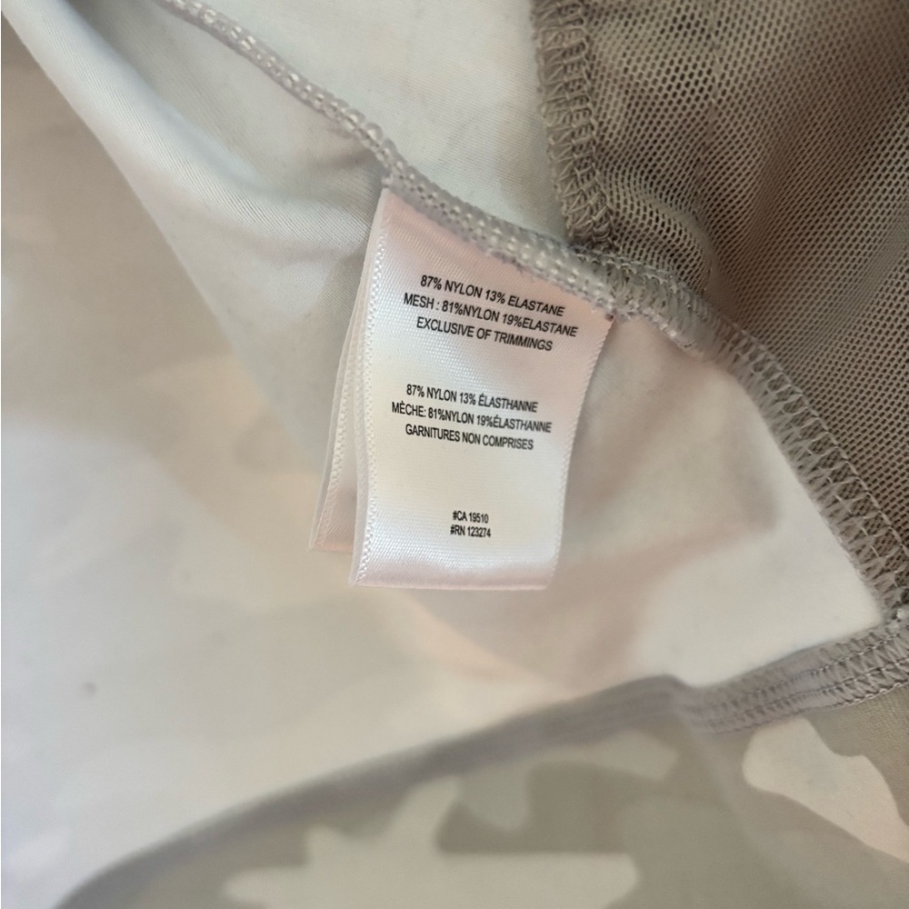 LOLË Women's Light Gray and White Camo Jacket - Picture 4 of 9